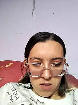 Snapshot of Greta_silber26 chatting on 05-08-26, 05:29 Greta silber26 online show from 05-08-26, 05:29