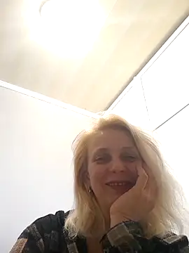MiaLove183 online show from 04-27-26, 01:31