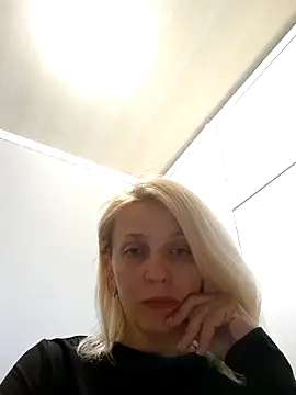 MiaLove183 online show from 05-10-26, 08:30