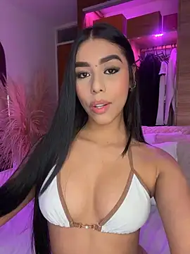Snapshot of Rossie_Blooms chatting on 04-20-26, 10:11 Rossie Blooms online show from 04-20-26, 10:11