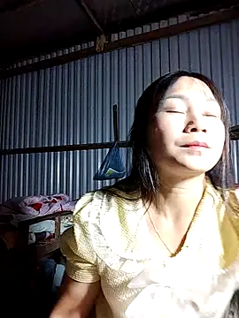 Snapshot of Cute-flowers chatting on 04-03-26, 01:31 Cute-flowers online show from 04-03-26, 01:31