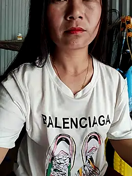 Snapshot of Cute-flowers chatting on 04-11-26, 04:17 Cute-flowers online show from 04-11-26, 04:17