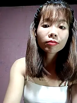 Snapshot of AmyLinee01 chatting on 03-25-26, 05:35 AmyLinee01 online show from 03-25-26, 05:35