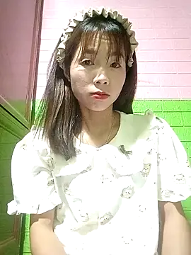 AmyLinee01 online show from 05-04-26, 12:12