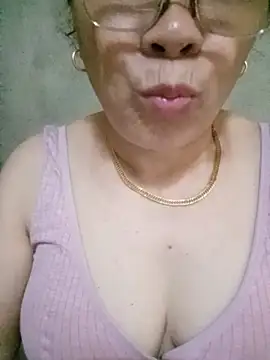 Snapshot of Funsexy1 chatting on 05-27-26, 01:46 Funsexy1 online show from 05-27-26, 01:46