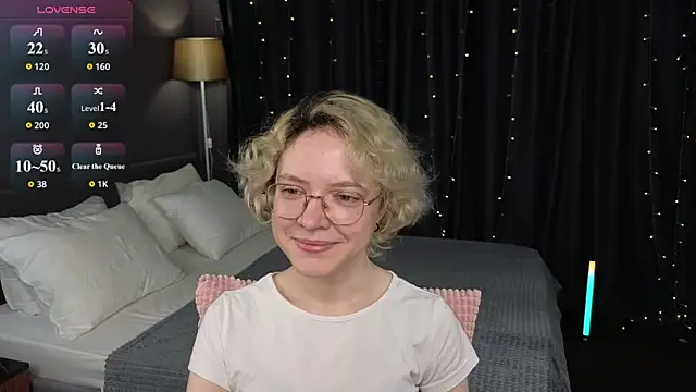 Snapshot of HottoKori chatting on 07-10-26, 05:34 HottoKori online show from 07-10-26, 05:34