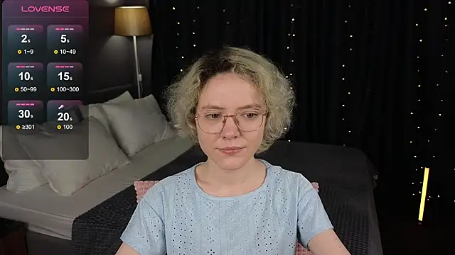 Snapshot of HottoKori chatting on 08-02-26, 12:09 HottoKori online show from 08-02-26, 12:09