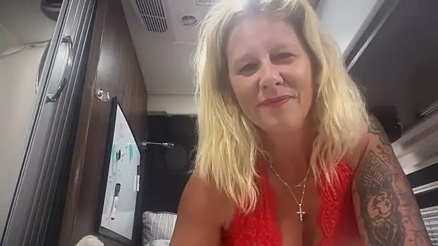Snapshot of lillysworld chatting on 08-05-26, 04:37 lillysworld online show from 08-05-26, 04:37