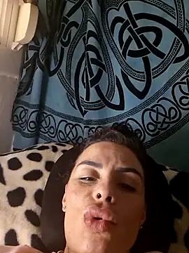 chiquitilla41 online show from 05-22-26, 12:44