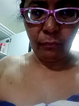 Snapshot of sexymomsn chatting on 05-10-26, 11:59 sexymomsn online show from 05-10-26, 11:59