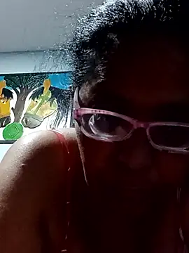 Snapshot of sexymomsn chatting on 05-16-26, 02:19 sexymomsn online show from 05-16-26, 02:19
