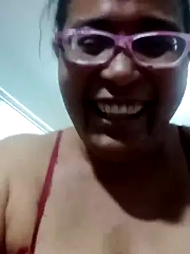 Snapshot of sexymomsn chatting on 05-29-26, 11:36 sexymomsn online show from 05-29-26, 11:36