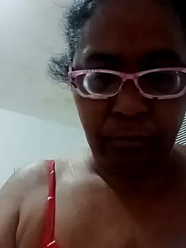 Snapshot of sexymomsn chatting on 06-22-26, 11:18 sexymomsn online show from 06-22-26, 11:18