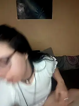 Snapshot of Rue_the_witch6 chatting on 05-03-26, 06:25 Rue the witch6 online show from 05-03-26, 06:25