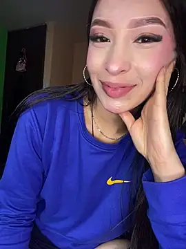 Snapshot of Itze_Mua chatting on 05-21-26, 09:33 Itze Mua online show from 05-21-26, 09:33