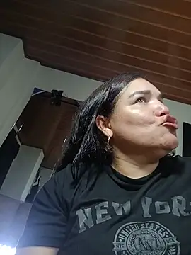 Snapshot of Zuleyka_69 chatting on 06-11-26, 10:19 Zuleyka 69 online show from 06-11-26, 10:19