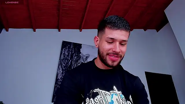 Snapshot of Santos_ramirez1 chatting on 03-30-26, 01:45 Santos ramirez1 online show from 03-30-26, 01:45
