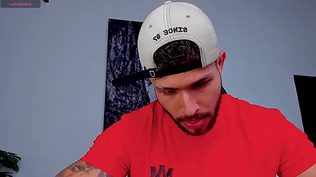 Snapshot of Santos_ramirez1 chatting on 06-09-26, 01:34 Santos ramirez1 online show from 06-09-26, 01:34