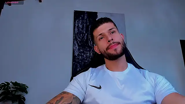 Snapshot of Santos_ramirez1 chatting on 06-12-26, 02:49 Santos ramirez1 online show from 06-12-26, 02:49