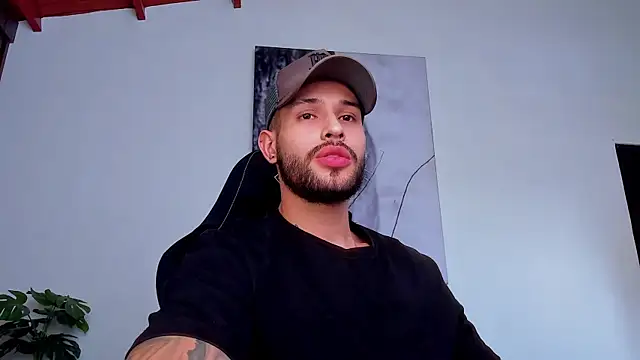 Snapshot of Santos_ramirez1 chatting on 06-17-26, 03:57 Santos ramirez1 online show from 06-17-26, 03:57