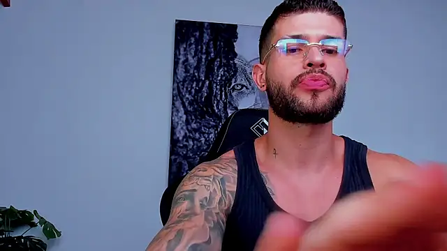 Snapshot of Santos_ramirez1 chatting on 06-25-26, 04:22 Santos ramirez1 online show from 06-25-26, 04:22