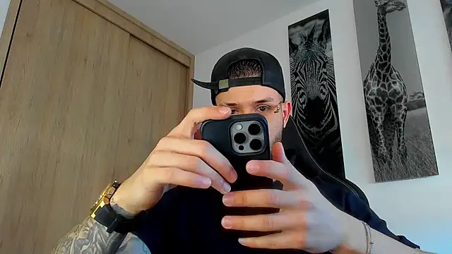 Snapshot of Santos_ramirez1 chatting on 07-14-26, 03:07 Santos ramirez1 online show from 07-14-26, 03:07