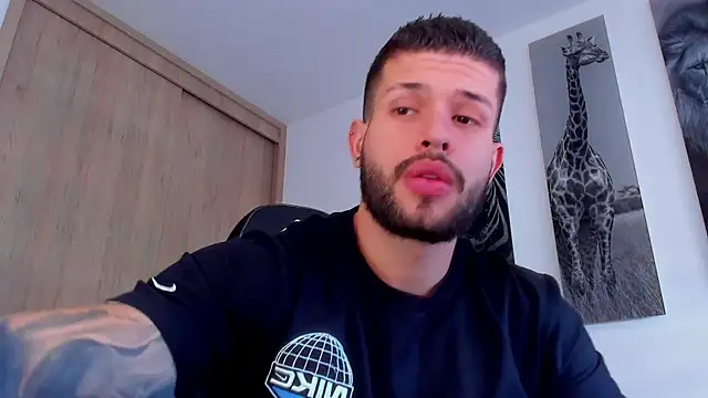 Snapshot of Santos_ramirez1 chatting on 07-16-26, 02:45 Santos ramirez1 online show from 07-16-26, 02:45
