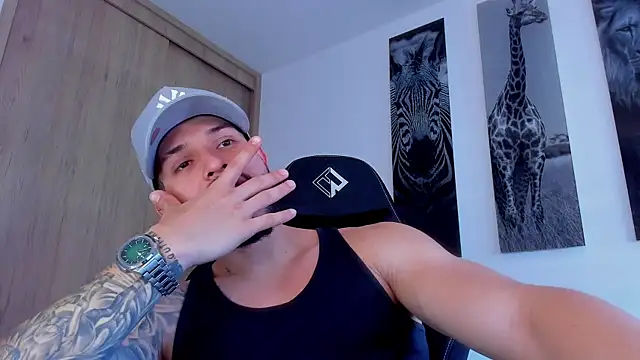 Snapshot of Santos_ramirez1 chatting on 07-18-26, 03:05 Santos ramirez1 online show from 07-18-26, 03:05