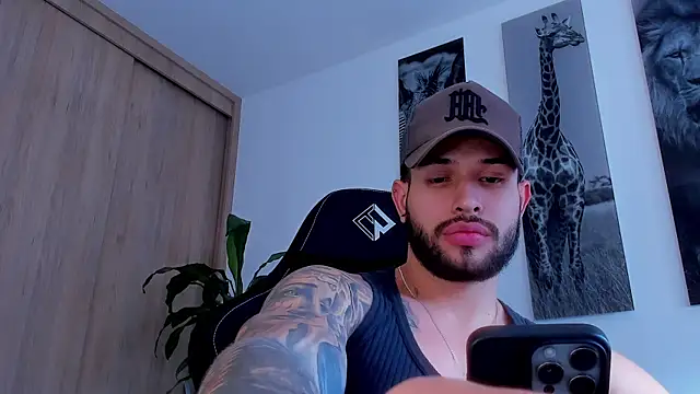 Snapshot of Santos_ramirez1 chatting on 07-20-26, 02:41 Santos ramirez1 online show from 07-20-26, 02:41