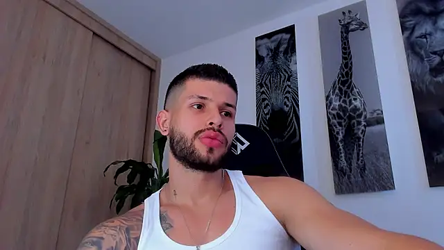 Snapshot of Santos_ramirez1 chatting on 07-22-26, 02:09 Santos ramirez1 online show from 07-22-26, 02:09