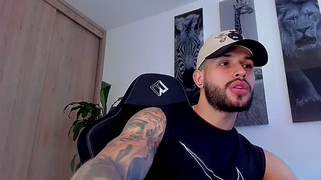 Snapshot of Santos_ramirez1 chatting on 07-27-26, 02:35 Santos ramirez1 online show from 07-27-26, 02:35