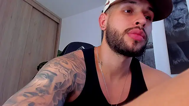 Snapshot of Santos_ramirez1 chatting on 08-01-26, 07:35 Santos ramirez1 online show from 08-01-26, 07:35