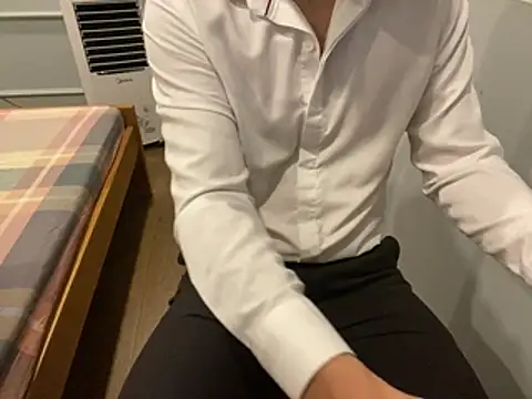 17Komodo online show from 07-27-26, 04:58