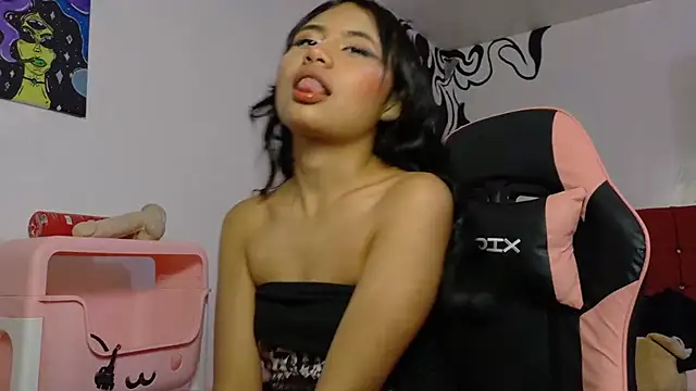Snapshot of Nubeseliminadas chatting on 06-10-26, 12:33 Nubeseliminadas online show from 06-10-26, 12:33