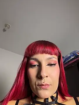 Snapshot of Amelie-RedHoney chatting on 06-27-26, 10:59 Amelie-RedHoney online show from 06-27-26, 10:59