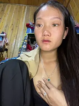 Jolinie online show from 04-19-26, 01:10