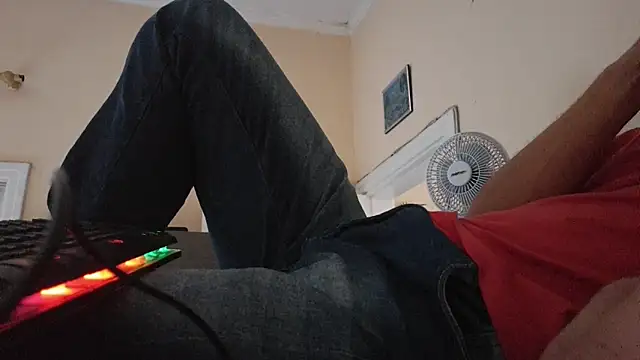 Sueliton2 online show from 04-06-26, 08:21