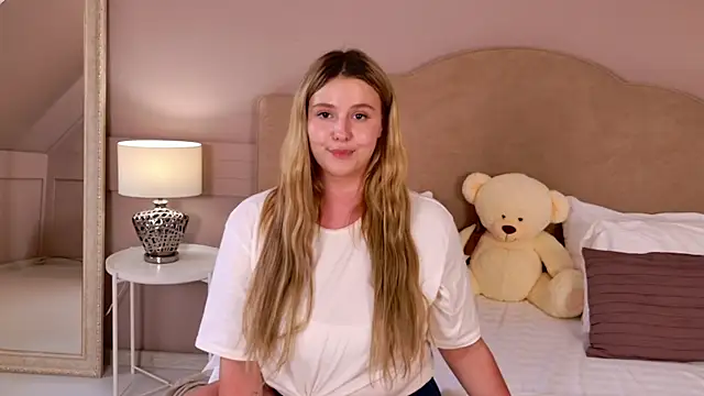 CharlotteAtwoood online show from 06-14-26, 04:09