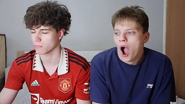 Snapshot of 1gay1straight chatting on 03-23-26, 03:32 1gay1straight online show from 03-23-26, 03:32