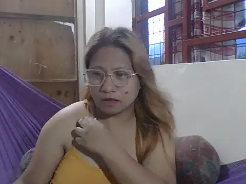 Snapshot of PinayChristine chatting on 06-10-26, 10:25 PinayChristine online show from 06-10-26, 10:25