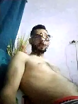 Snapshot of Alimohamed08 chatting on 05-07-26, 07:30 Alimohamed08 online show from 05-07-26, 07:30