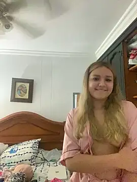 Snapshot of valvam_ chatting on 05-31-26, 10:33 valvam online show from 05-31-26, 10:33