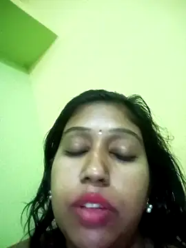 Snapshot of bannerjeesneha20 chatting on 05-03-26, 02:23 bannerjeesneha20 online show from 05-03-26, 02:23