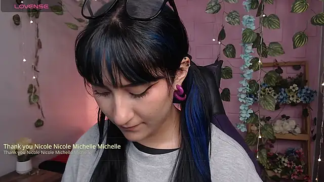 eyes moonn online show from 04-11-26, 03:55