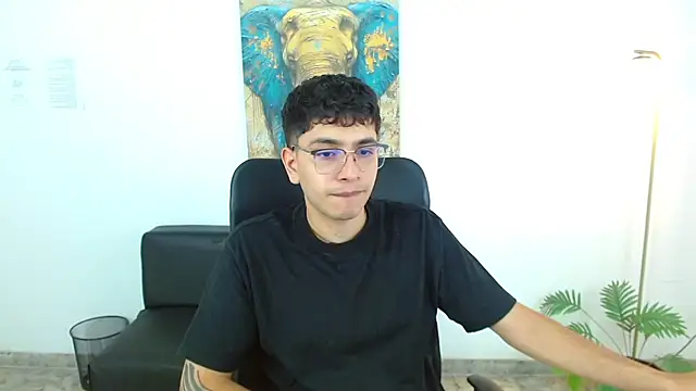 maax 18 online show from 03-24-26, 02:22