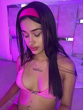 Snapshot of Lizzy_Bonnie chatting on 05-17-26, 06:59 Lizzy Bonnie online show from 05-17-26, 06:59