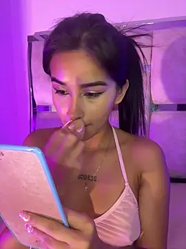 Snapshot of Lizzy_Bonnie chatting on 05-19-26, 11:55 Lizzy Bonnie online show from 05-19-26, 11:55