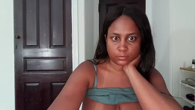 Snapshot of biancadoesit chatting on 06-08-26, 01:28 biancadoesit online show from 06-08-26, 01:28