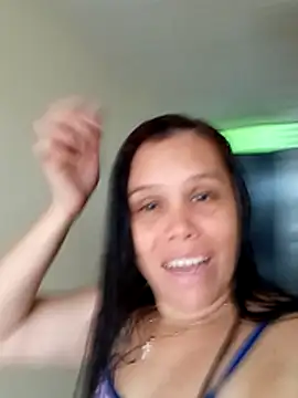 Snapshot of alexandra-queen chatting on 04-27-26, 05:55 alexandra-queen online show from 04-27-26, 05:55