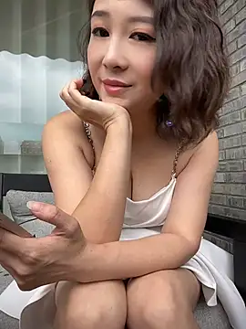 Snapshot of Lola666999 chatting on 06-28-26, 05:57 Lola666999 online show from 06-28-26, 05:57
